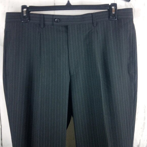 JF. J.Ferrar Modern Fit 46R 3 Button Charcoal Striped 2pc Suit - Picture 12 of 16